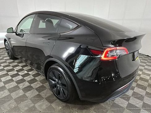 Used 2024 Tesla Model Y Long Range AWD/4WD image 4
