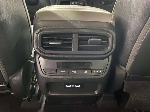 Used 2023 Honda Pilot EX-L image 12