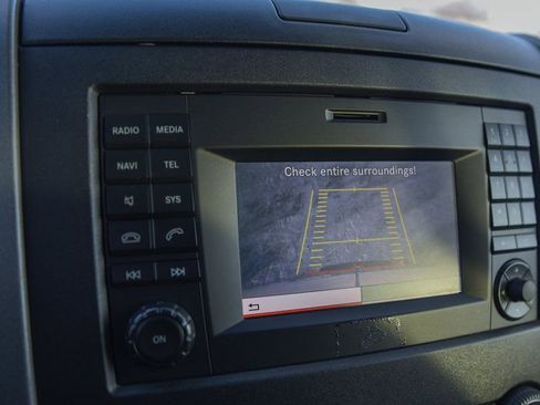 Used 2016 Mercedes-Benz Sprinter 2500 image 21