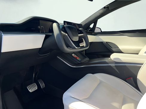 Used 2022 Tesla Model X Plaid AWD/4WD image 2