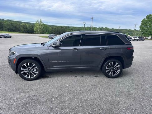 Used 2022 Jeep Grand Cherokee Overland AWD/4WD image 4