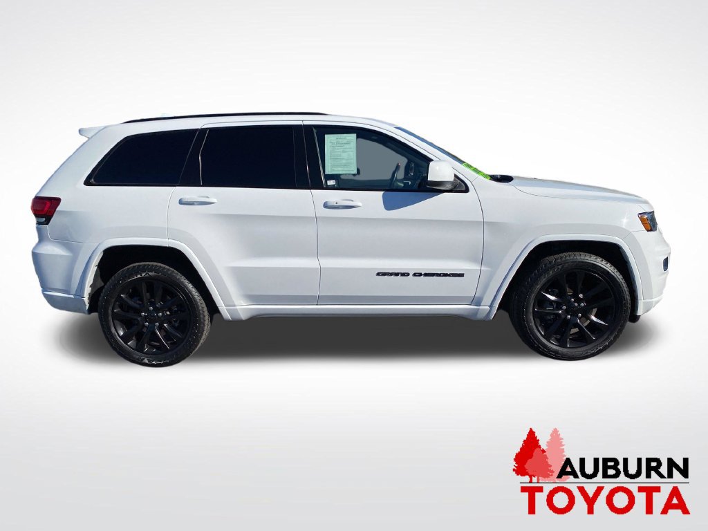 Used 2020 Jeep Grand Cherokee Altitude AWD/4WD image 4