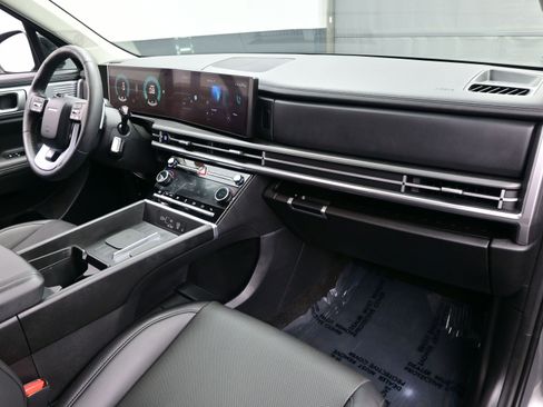 Used 2025 Hyundai Santa Fe XRT image 15