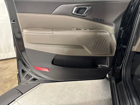 New 2026 Kia Carnival EX FWD image 24