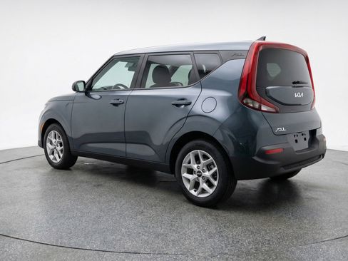 Used 2025 Kia Soul LX w/ LX Technology Package image 6