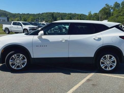 Used 2021 Chevrolet Blazer LT w/ LPO, Black Accent Package AWD/4WD image 5