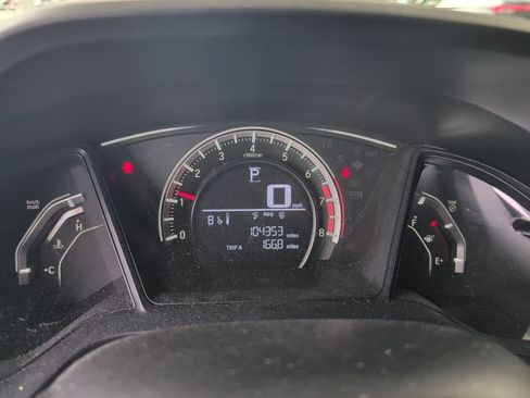 Used 2018 Honda Civic Sport image 10