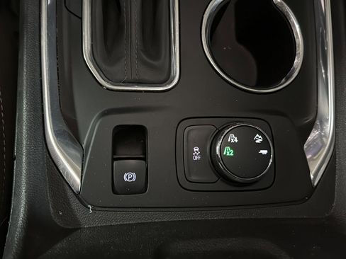 Used 2020 Chevrolet Traverse LT w/ LPO, Cargo Package image 17