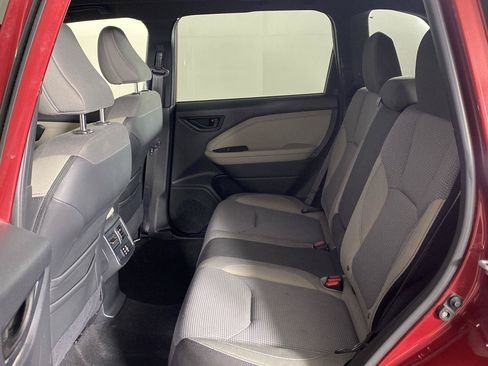 Used 2025 Subaru Forester Premium AWD/4WD image 14