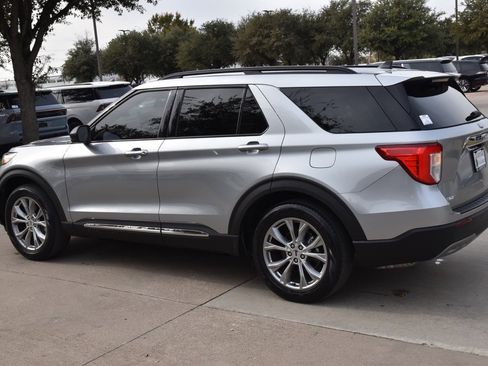 Used 2023 Ford Explorer XLT w/ Equipment Group 202A image 11