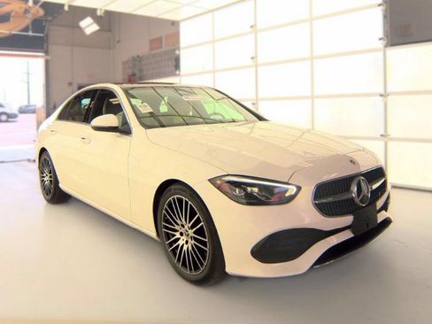 Used 2022 Mercedes-Benz C 300 4MATIC Sedan image 4