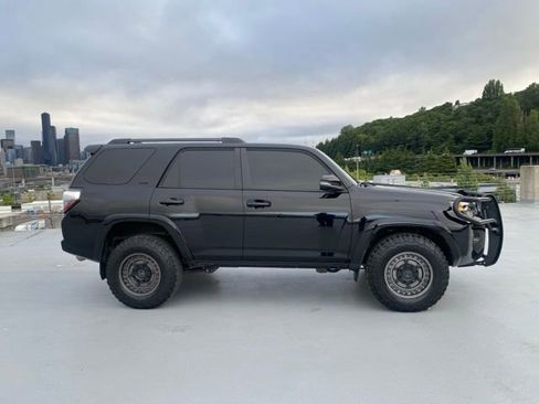 Used 2019 Toyota 4Runner SR5 Premium AWD/4WD image 2