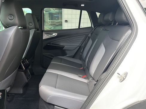 Used 2023 Volkswagen ID.4 Pro S RWD image 16