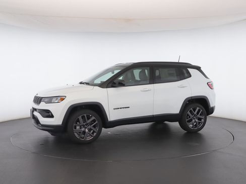 New 2026 Jeep Compass Limited image 41