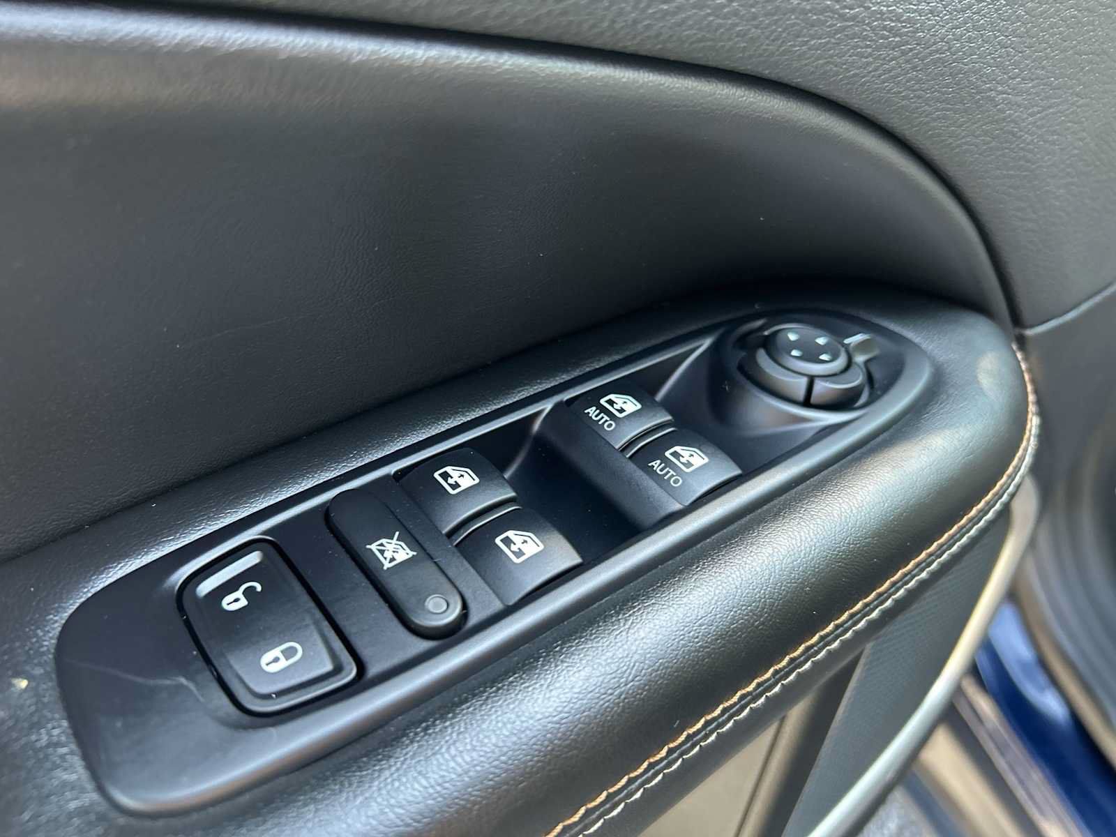 Used 2019 Jeep Compass Latitude w/ Popular Equipment Group AWD/4WD image 13
