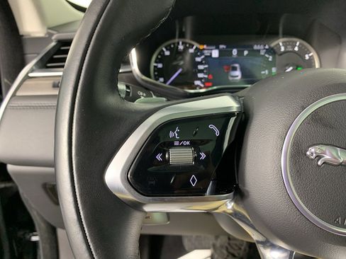 Used 2022 Jaguar F-PACE S image 19