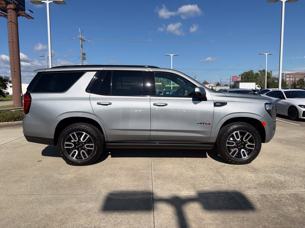 Used 2024 GMC Yukon AT4 w/ AT4 Premium Plus Package AWD/4WD image 6