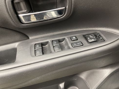 Used 2020 Mitsubishi Outlander ES image 18