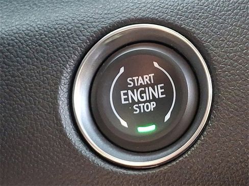 Used 2025 GMC Acadia Elevation image 22