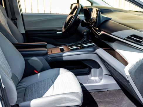 Used 2024 Toyota Sienna LE image 21