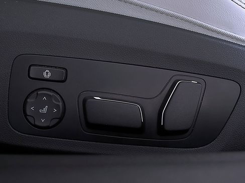 Used 2025 BMW M4 xDrive Competition image 22