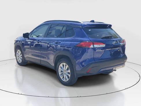 Certified 2025 Toyota Corolla Cross LE FWD image 5
