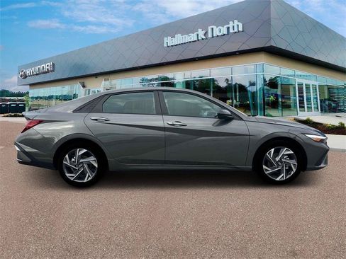 New 2025 Hyundai Elantra Sport FWD image 9