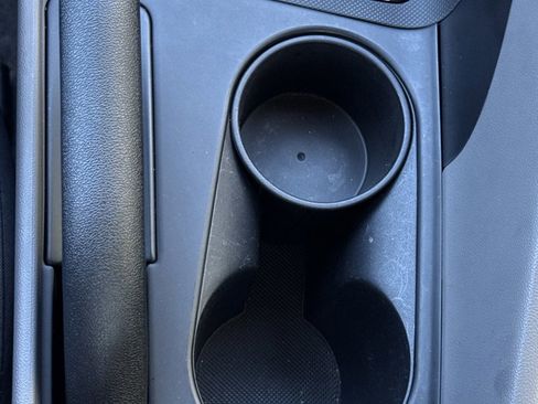 Certified 2025 Hyundai Elantra Sport image 27