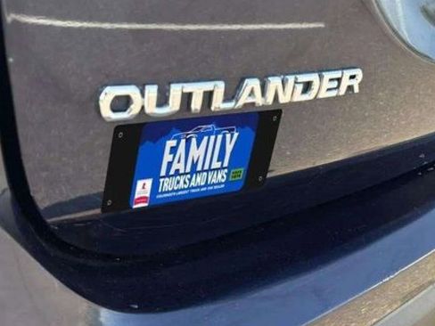 Used 2020 Mitsubishi Outlander SE image 22