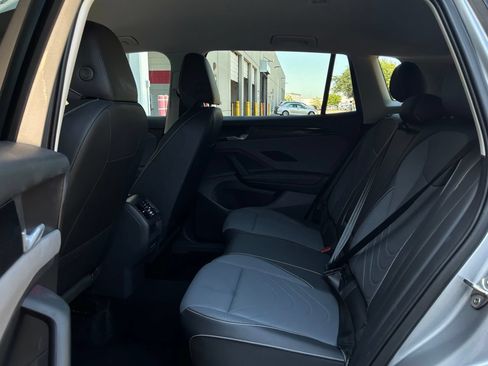 Used 2026 Volkswagen Tiguan SE FWD image 12