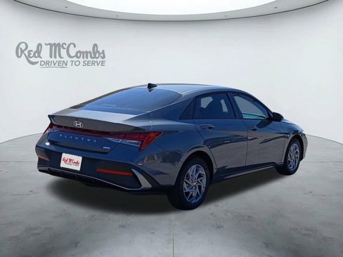 New 2026 Hyundai Elantra Hybrid FWD image 5