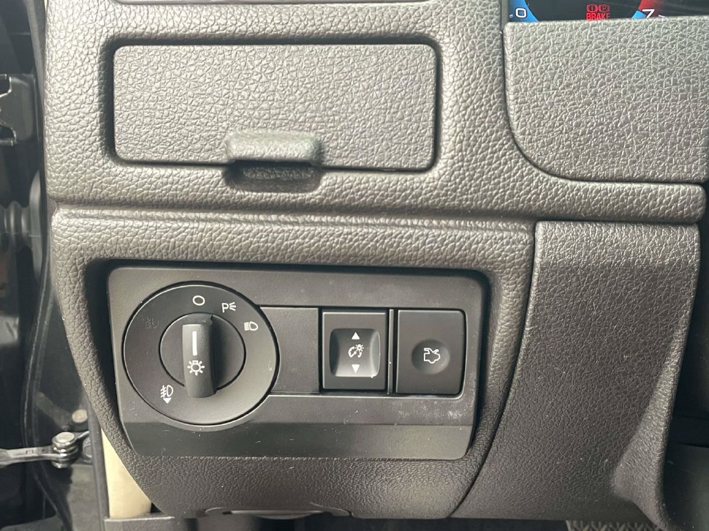 Used 2010 Ford Fusion SE FWD image 18