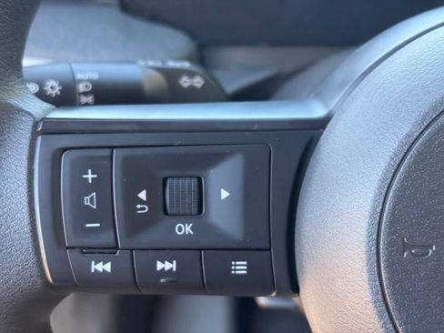 Certified 2025 Nissan Kicks SV w/ Interior Electronics Package FWD image 28
