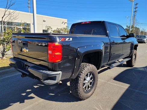Used 2018 Chevrolet Silverado 1500 LT w/ All Star Edition image 9