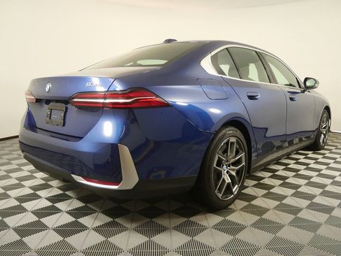 Used 2026 BMW 530i image 3