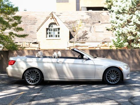 Used 2013 BMW 328i Convertible RWD image 6