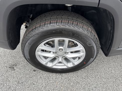 New 2026 Jeep Grand Cherokee Laredo X image 18