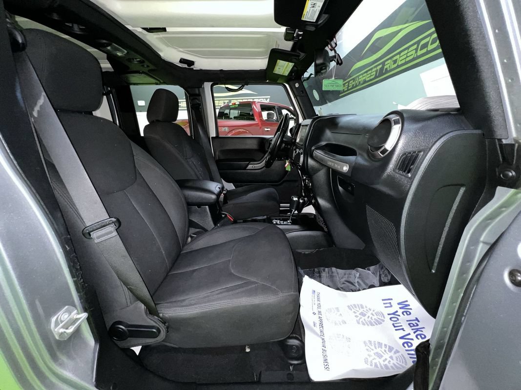 Used 2018 Jeep Wrangler Unlimited Sport S AWD/4WD image 27