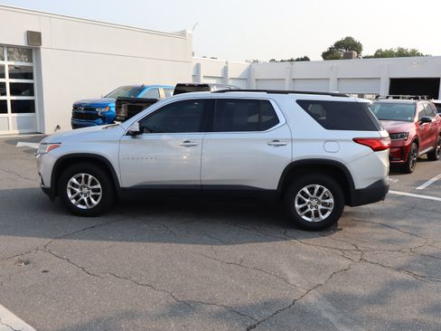 Used 2020 Chevrolet Traverse LT w/ LPO, Floor Liner Package AWD/4WD image 18