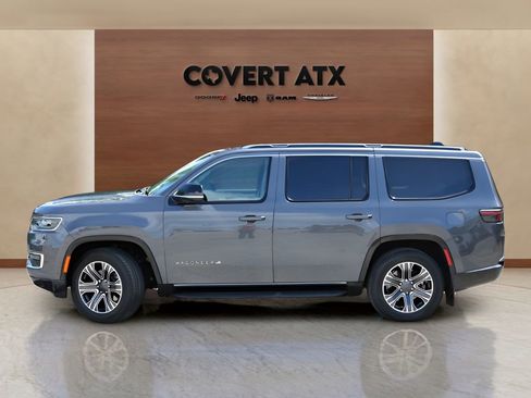Used 2024 Jeep Wagoneer 2WD w/ Premium Group I image 2