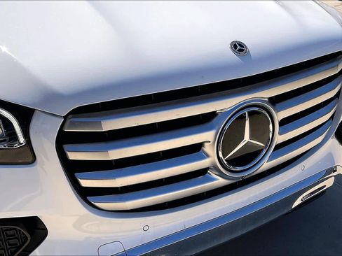 Used 2024 Mercedes-Benz GLS 450 4MATIC image 27