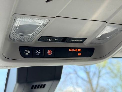 Used 2019 Chevrolet Equinox LT image 17