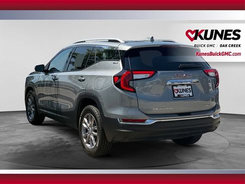 Used 2024 GMC Terrain SLT w/ LPO, Floor Liner Package AWD/4WD image 8