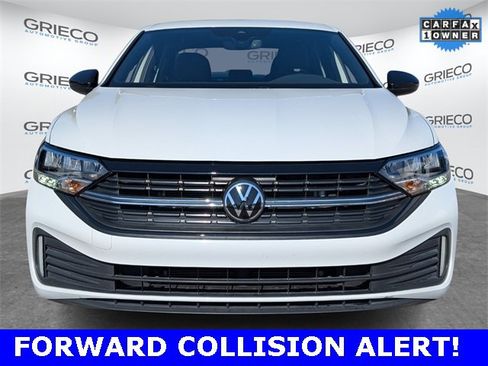 Used 2023 Volkswagen Jetta Sport image 2