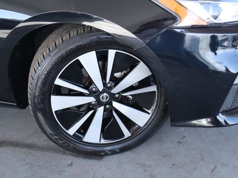 Used 2021 Nissan Altima 2.5 SV image 3