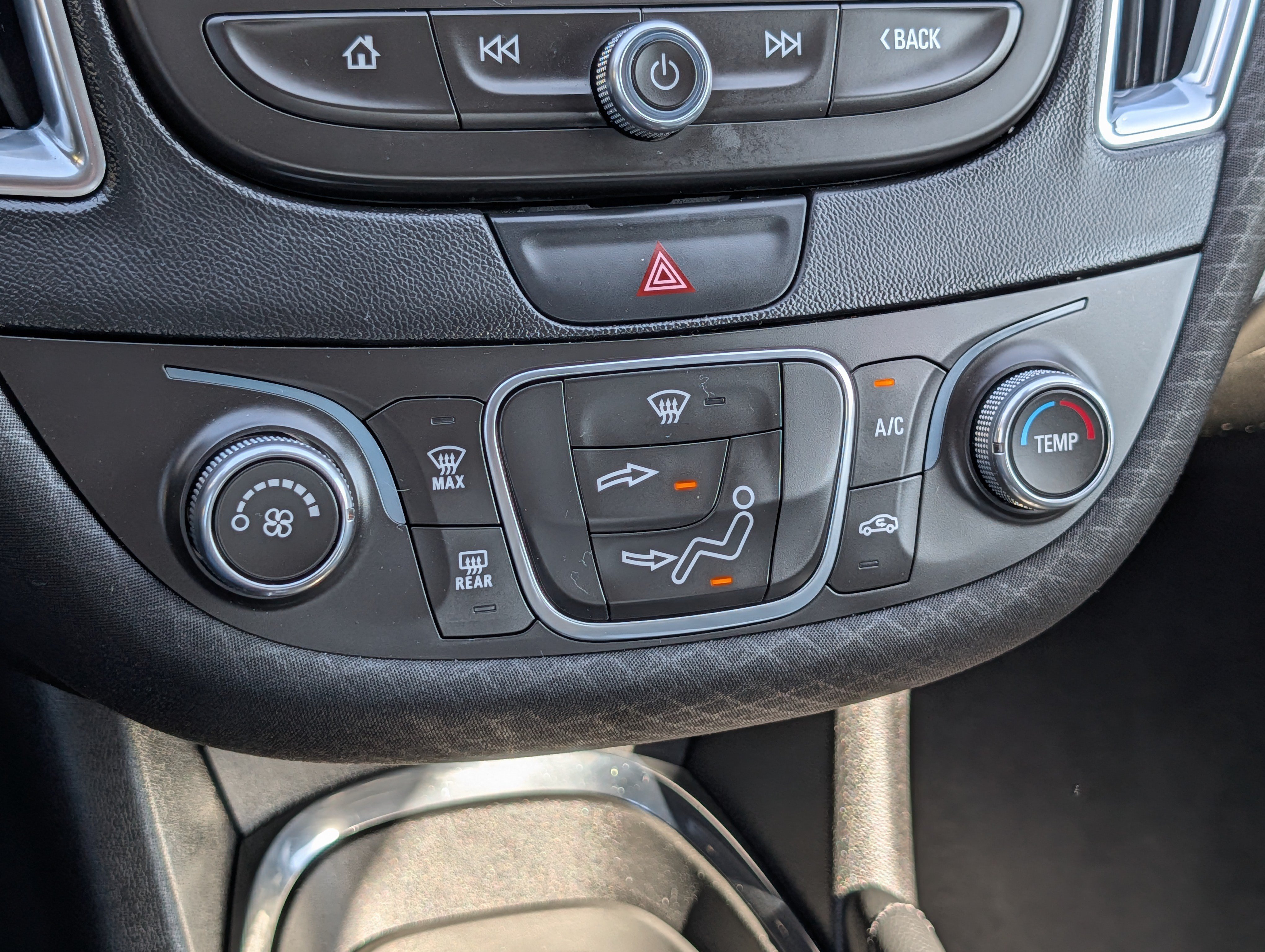 Used 2017 Chevrolet Malibu LT FWD image 23
