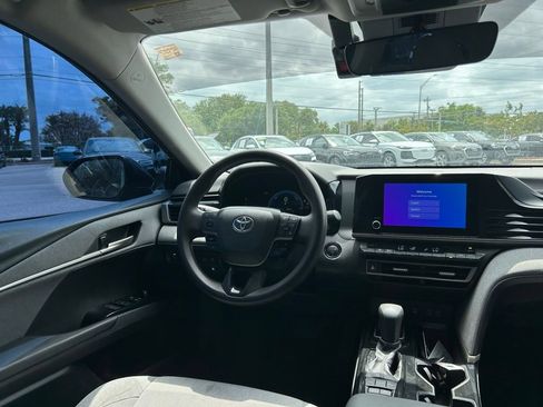 Used 2025 Toyota Camry LE w/ Convenience Package FWD image 10
