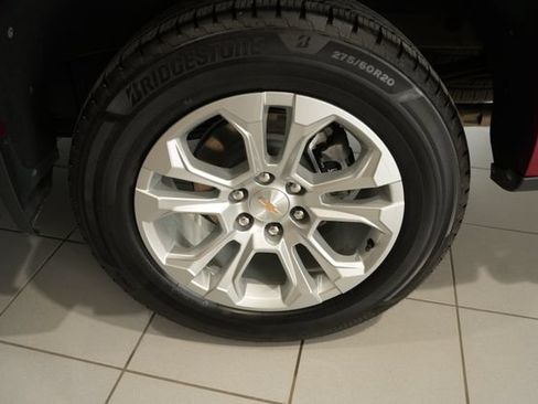 Used 2025 Chevrolet Silverado 1500 LTZ AWD/4WD image 11