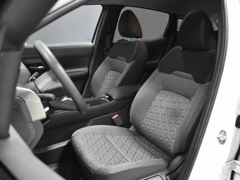 New 2026 Nissan Kicks SV image 5