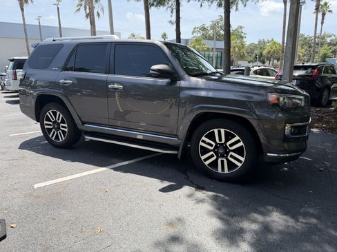 Used 2018 Toyota 4Runner Limited RWD image 10